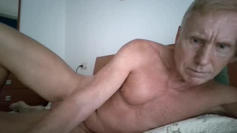 Snapshot of jhonpelopaja2 chatting on October 9, 9:59 am jhonpelopaja2 online show from October 9, 9:59 am