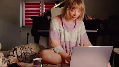 Anya online show from March 1, 1:26 pm