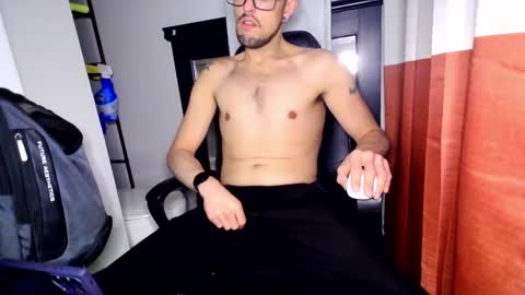 kinky party boy online show from January 6, 8:03 am