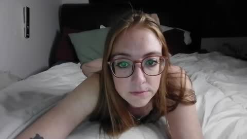 jilliangiselle online show from July 24, 4:42 am