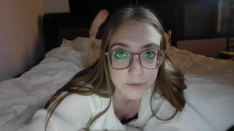 jilliangiselle online show from July 30, 4:13 am
