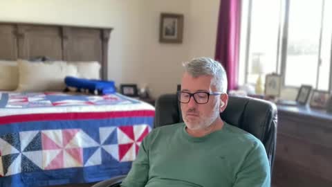 Dad of Three online show from December 22, 5:32 pm