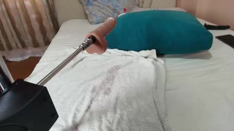 jinglefancypuff online show from September 16, 9:33 am