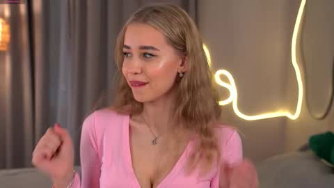 Jenny online show from October 21, 8:41 am