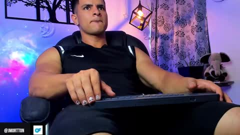 Snapshot of jmortton chatting on March 9, 9:03 pm IGJmortton online show from March 9, 9:03 pm