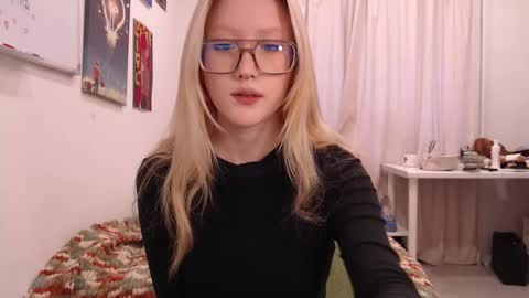 Snapshot of joan_kiss chatting on October 15, 3:32 am joan_kiss online show from October 15, 3:32 am
