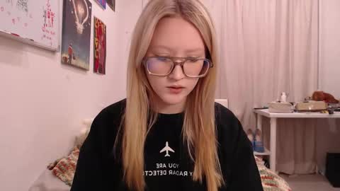 Snapshot of joan_kiss chatting on October 3, 5:32 pm joan_kiss online show from October 3, 5:32 pm