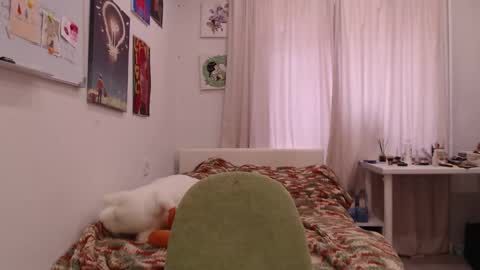 Snapshot of joan_kiss chatting on September 24, 8:10 am joan_kiss online show from September 24, 8:10 am