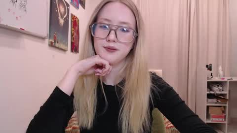 joan_kiss online show from June 2, 9:17 pm