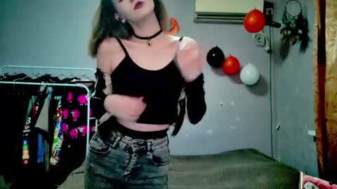 Joannatompson online show from November 20, 11:35 pm