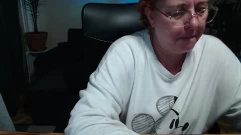 Snapshot of joannaandneighbour chatting on October 18, 10:19 am Joanna and Greg online show from October 18, 10:19 am