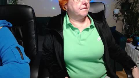 Snapshot of joannaandneighbour chatting on September 30, 10:15 am Joanna and Greg online show from September 30, 10:15 am