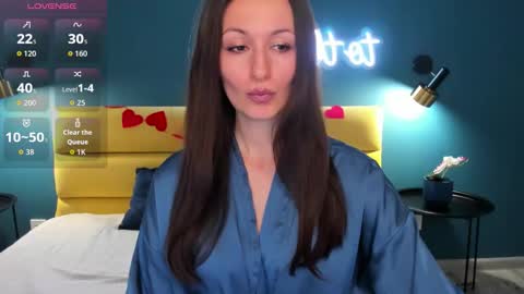 Joan online show from February 28, 1:31 am