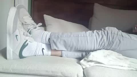 GUILLAUME feet and socks online show from January 31, 11:03 am