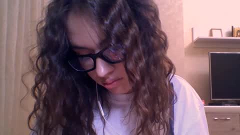 Jennifer online show from November 18, 5:16 pm