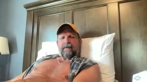 Snapshot of joestros chatting on October 8, 8:26 pm joestros online show from October 8, 8:26 pm