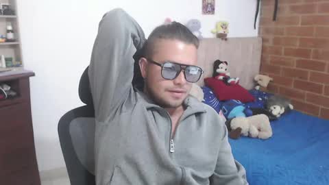 JOHAN independient model online show from May 26, 2:23 pm
