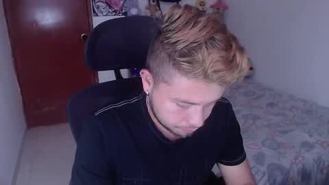 JOHAN independient model online show from December 5, 4:05 pm