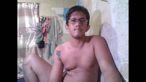 john19881995 online show from May 29, 12:25 pm
