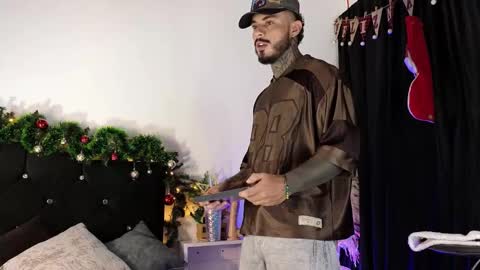 John  online show from November 23, 11:41 am