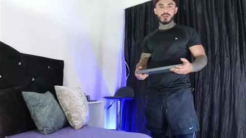 John  online show from September 28, 11:19 am