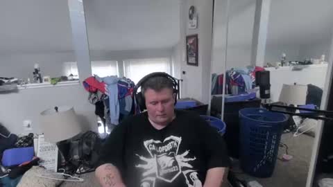 johnfernandez784 online show from June 15, 1:36 pm