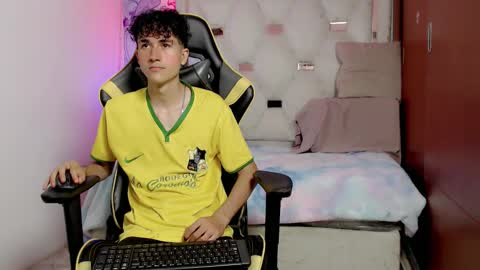 johnny_cagee online show from October 20, 5:23 am