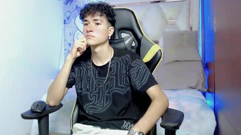 johnny_cagee online show from October 26, 5:41 am