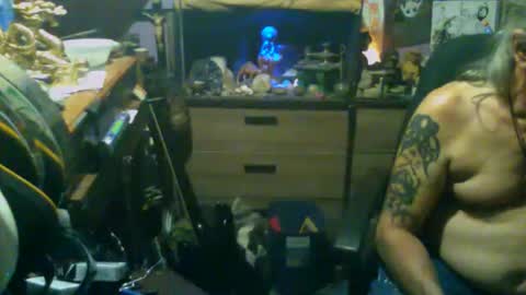 johnnyshung1 online show from March 22, 7:40 pm