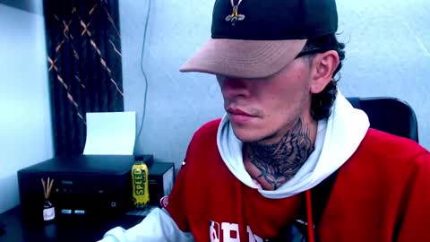 Snapshot of johnsonisaac94_ chatting on February 20, 5:23 am johnsonisaac94  online show from February 20, 5:23 am