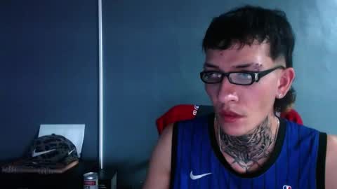 Snapshot of johnsonisaac94_ chatting on December 8, 5:28 am johnsonisaac94  online show from December 8, 5:28 am