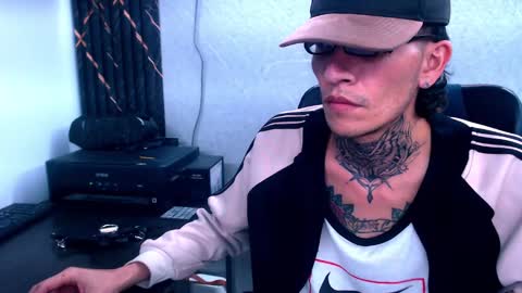 Snapshot of johnsonisaac94_ chatting on February 9, 11:36 am johnsonisaac94  online show from February 9, 11:36 am