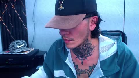 Snapshot of johnsonisaac94_ chatting on February 13, 4:54 am johnsonisaac94  online show from February 13, 4:54 am