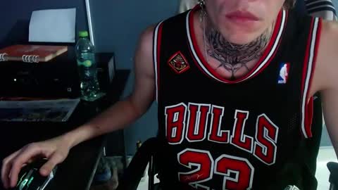 Snapshot of johnsonisaac94_ chatting on December 7, 6:15 am johnsonisaac94  online show from December 7, 6:15 am