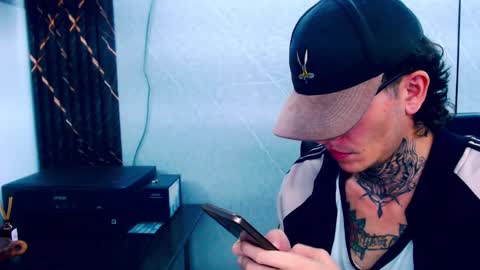 Snapshot of johnsonisaac94_ chatting on February 24, 4:38 am johnsonisaac94  online show from February 24, 4:38 am