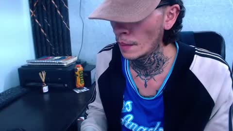 Snapshot of johnsonisaac94_ chatting on February 12, 5:26 am johnsonisaac94  online show from February 12, 5:26 am