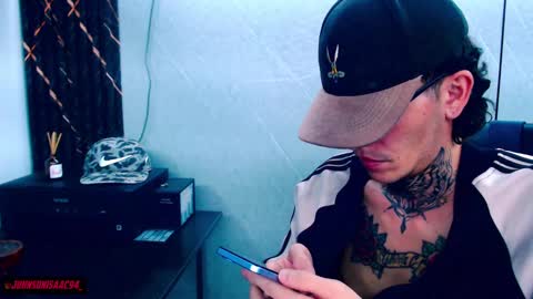 Snapshot of johnsonisaac94_ chatting on February 25, 8:25 am johnsonisaac94  online show from February 25, 8:25 am