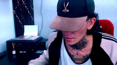 Snapshot of johnsonisaac94_ chatting on February 17, 10:18 am johnsonisaac94  online show from February 17, 10:18 am