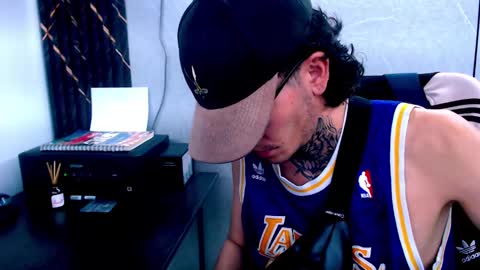 Snapshot of johnsonisaac94_ chatting on February 21, 6:07 am johnsonisaac94  online show from February 21, 6:07 am