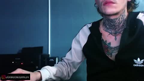 Snapshot of johnsonisaac94_ chatting on December 12, 7:30 am johnsonisaac94  online show from December 12, 7:30 am