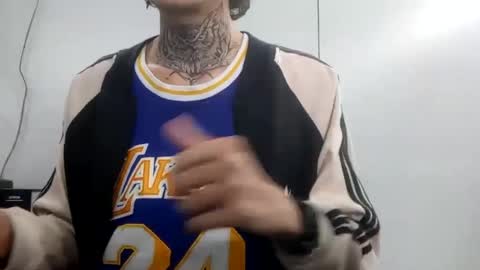 Snapshot of johnsonisaac94_ chatting on February 7, 5:31 am johnsonisaac94  online show from February 7, 5:31 am