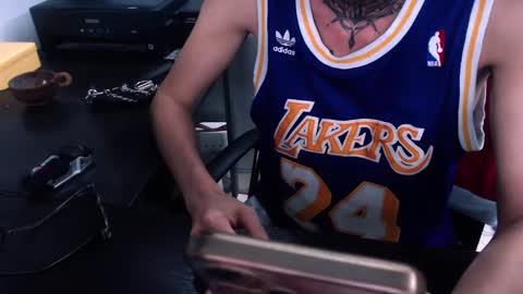 Snapshot of johnsonisaac94_ chatting on February 5, 9:46 am johnsonisaac94  online show from February 5, 9:46 am