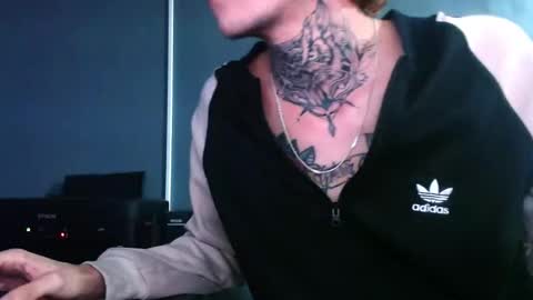 Snapshot of johnsonisaac94_ chatting on December 12, 4:26 am johnsonisaac94  online show from December 12, 4:26 am