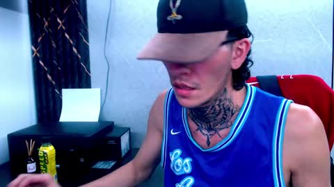 Snapshot of johnsonisaac94_ chatting on February 20, 8:28 am johnsonisaac94  online show from February 20, 8:28 am