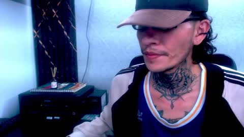 Snapshot of johnsonisaac94_ chatting on February 15, 4:36 am johnsonisaac94  online show from February 15, 4:36 am