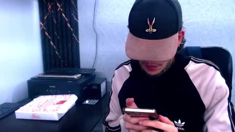 Snapshot of johnsonisaac94_ chatting on February 10, 4:30 am johnsonisaac94  online show from February 10, 4:30 am