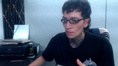 Snapshot of johnsonisaac94_ chatting on February 2, 6:58 am johnsonisaac94  online show from February 2, 6:58 am