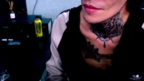 Snapshot of johnsonisaac94_ chatting on February 22, 7:34 am johnsonisaac94  online show from February 22, 7:34 am