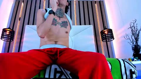 Snapshot of johnsonisaac94_ chatting on March 6, 4:08 am johnsonisaac94  online show from March 6, 4:08 am