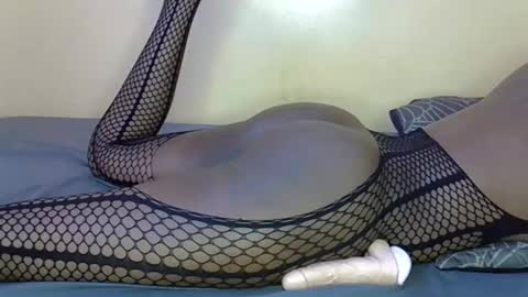 joiuyip online show from April 14, 9:01 am